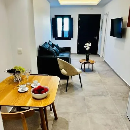 Nostos * Kamari (Santorini)