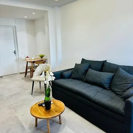 Nostos * Kamari (Santorini)
